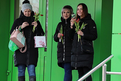 Миротворцы ЦВО провели акцию "Вам, любимые"