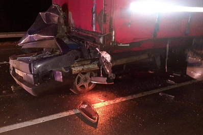 На трассе в Самарской области в ДТП с грузовиком погибли два человека