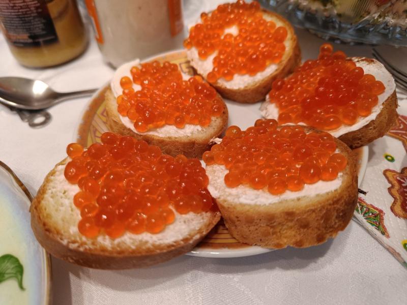 Россияне стали чаще покупать белую икру вместо красной