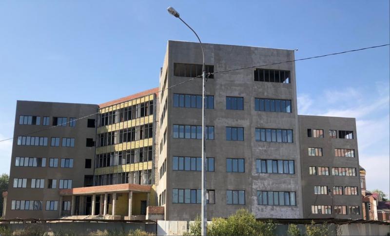 Новая 6-этажная поликлиника для жителей Самары в Волгаре готова на 50 %
