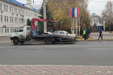 В Тольятти "Волга" на скорости влетела в столб 