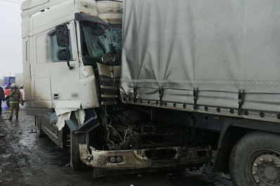 В Волжском районе 31 января столкнулись два большегруза