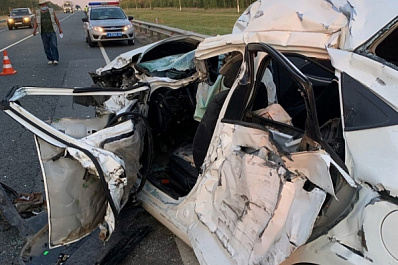 Смертельное ДТП под Самарой: грузовик с зерном на встречке столкнулся с иномаркой