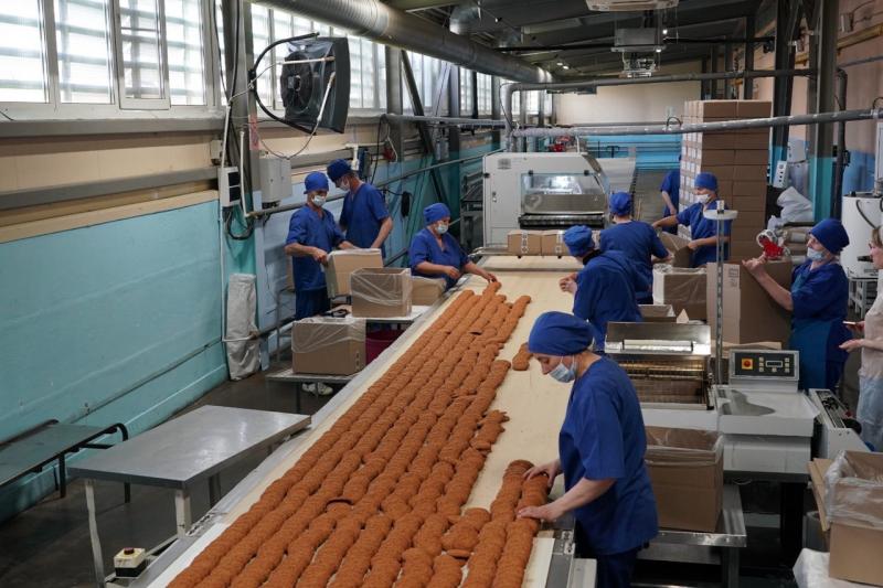 Кондитерская фабрика в Новом Буяне продолжает работу в условиях санкций