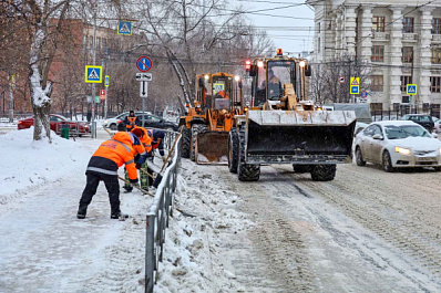 Ежедневно и круглосуточно: в Самаре борются с последствиями снегопада