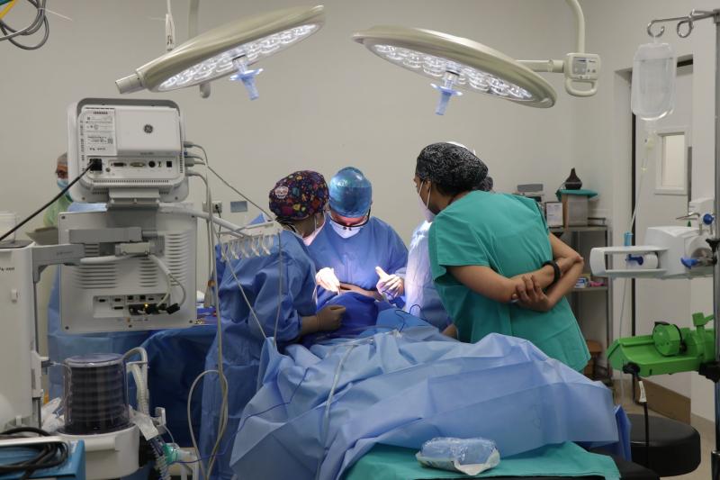 В Арзамасе врачи провели операцию с применением титановых имплантов