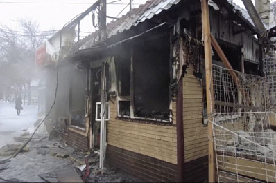 В Самаре 8 января сгорел торговый павильон на улице Антонова-Овсеенко