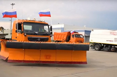 В Курумоче спецтехника исполнила "вальс" в честь Дня России