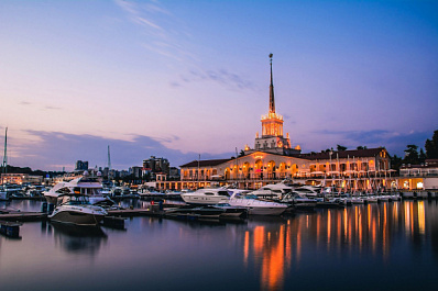 В столицы и на юг: стали известны популярные направления российского туризма этой осени