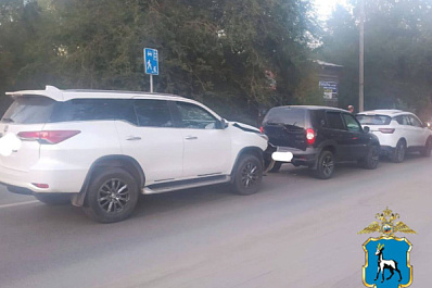 В Самаре на улице Белорусской произошло ДТП с тремя автомобилями