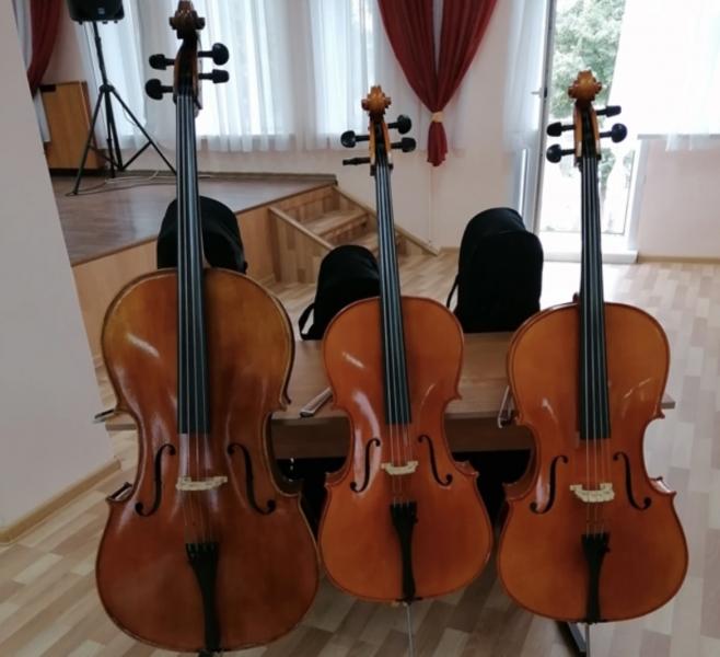 В самарскую детскую музыкальную школу поступило 18 новых инструментов