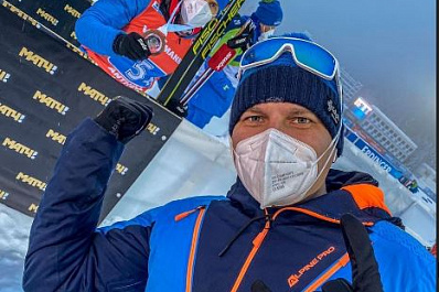 Биатлонист из Самарской области стал бронзовым призером Кубка мира