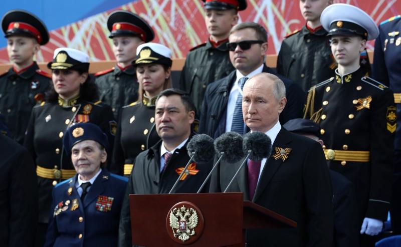Владимир Путин: "Память о защитниках Отечества священна"