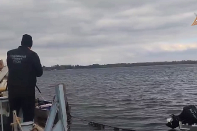 Погиб человек: в Самарской области 28 сентября столкнулись баржа и моторка