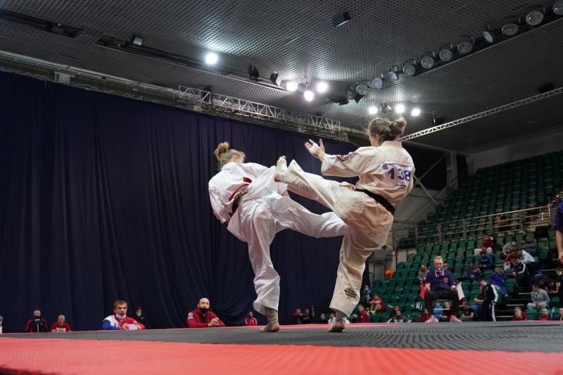 В Самаре бились сильнейшие мастера карате-синкекусинкай России