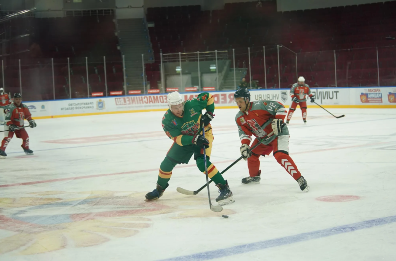  "Парни из стали": в Самаре прошел второй в истории турнир по хоккею между спортсменами с боевым опытом