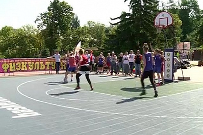 50 спортивных площадок работали на набережной в Самаре в День физкультурника