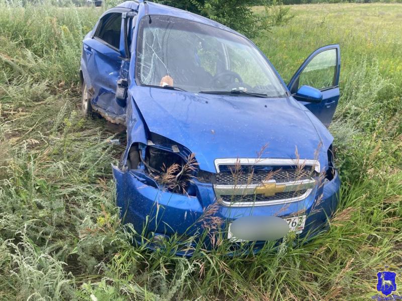 В Тольятти мужчина на "Приоре" врезался в столб