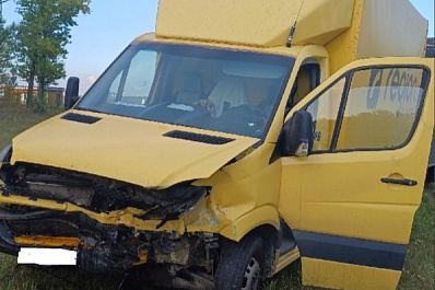 В Самарской области на трассе погиб водитель Geely MK