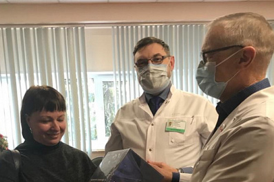 "Мы рядом, мы поможем": в Тольятти паллиативному пациенту подарили "умную колонку"