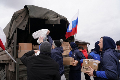 Отправили необходимые вещи военнослужащим в зоне СВО: в Самарской области продолжается сбор гуманитарной помощи