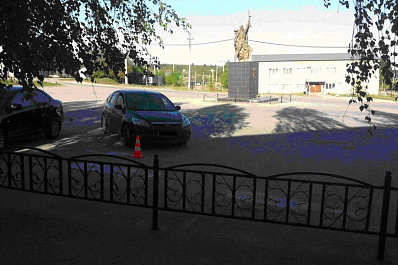 Ford Focus сбил 11-летнюю девочку на роликах в Самарской области