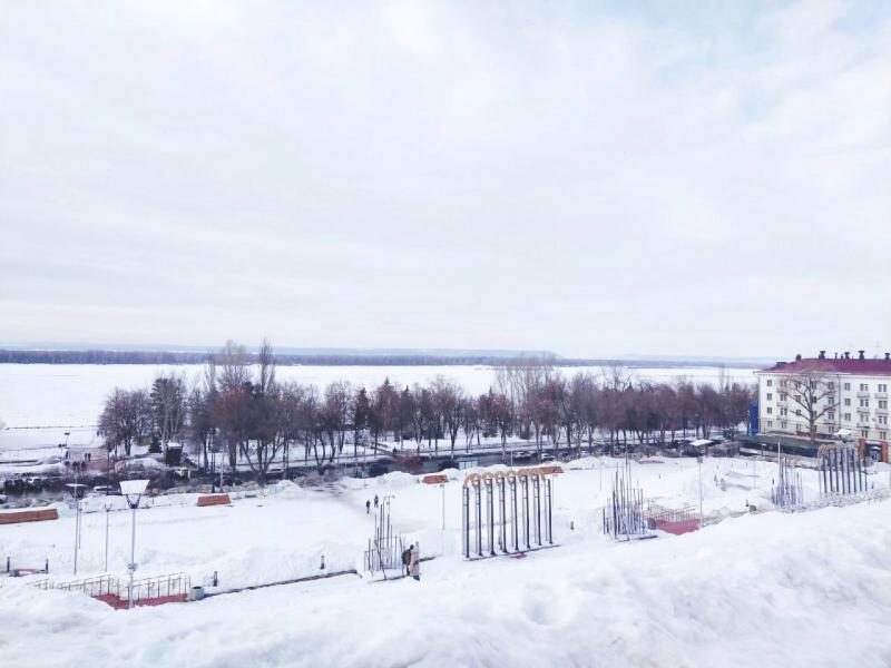 Волга замерзла не везде: спасатели измерили толщину льда в Самарской области