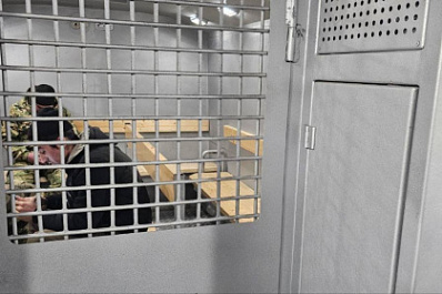 В Самаре иностранец с женой 2 года прятались в деревянной постройке на Калинина