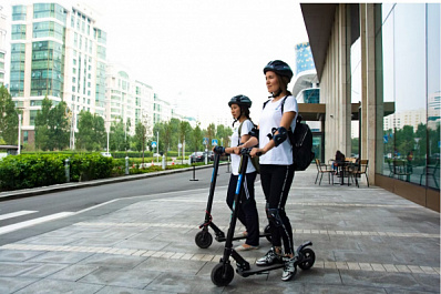 Сотрудники госавтоинспекции напомнили самарцам о правилах езды на самокатах