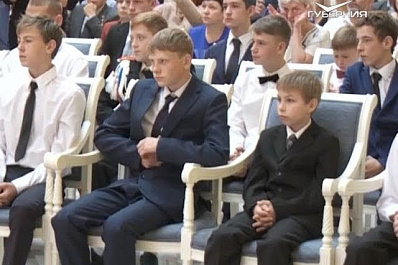 Школьника из Самарской области, спасшего жизнь товарища, наградили в Совете Федерации