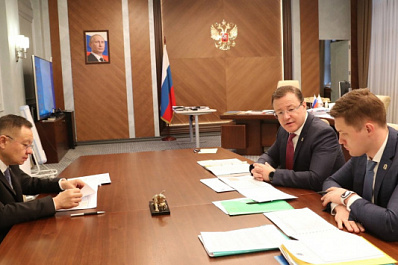 Глава Минстроя РФ Ирек Файзуллин и губернатор Дмитрий Азаров обсуждают инфраструктурные объекты Самарской области