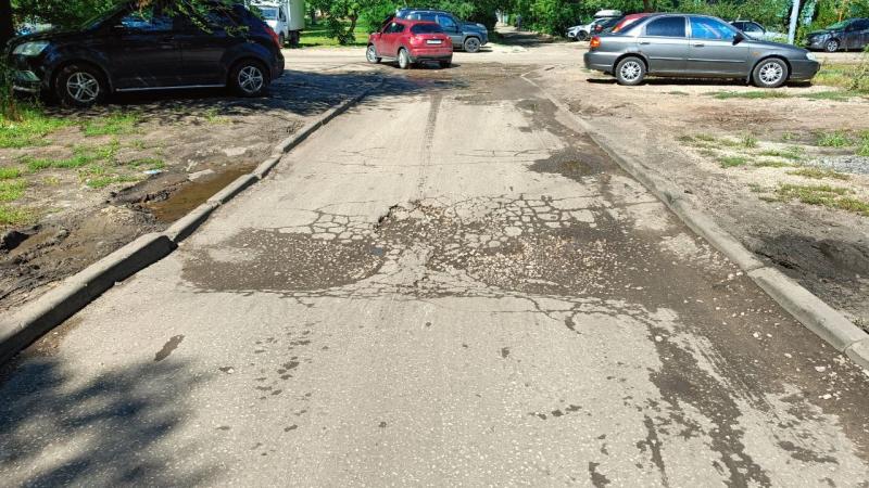 В Самаре размыло внутриквартальные дороги из-за утечки воды