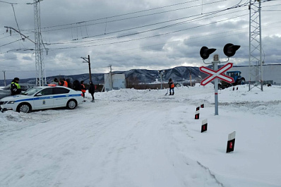 В Самаре легковушка попала под поезд