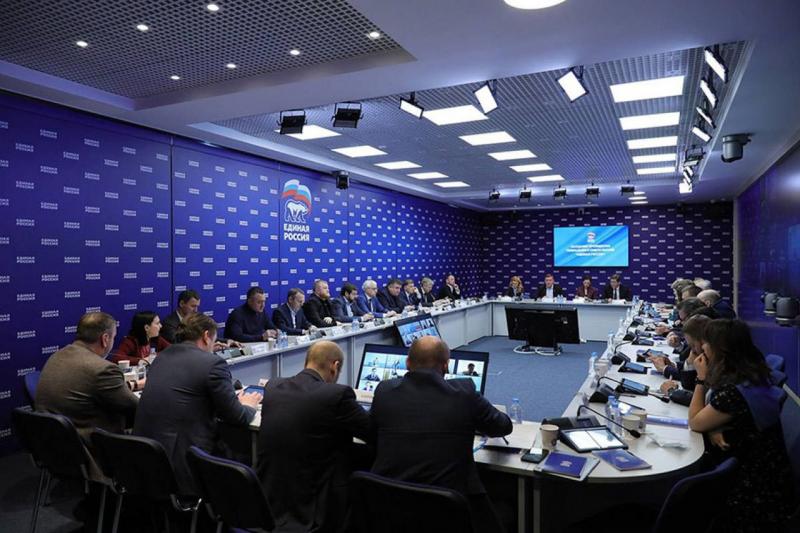 "Единая Россия" поможет подготовить план по поддержке экономики в условиях санкций