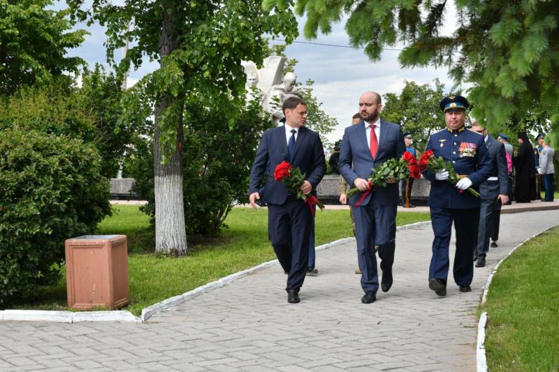 Сызранское высшее военное авиационное училище летчиков отмечает 85-летие