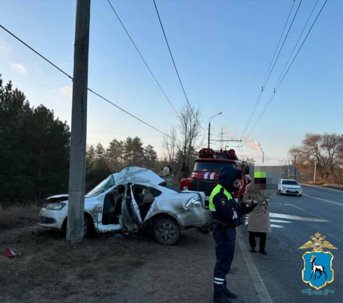 В Тольятти женщина на Volkswagen врезалась в столб и погибла