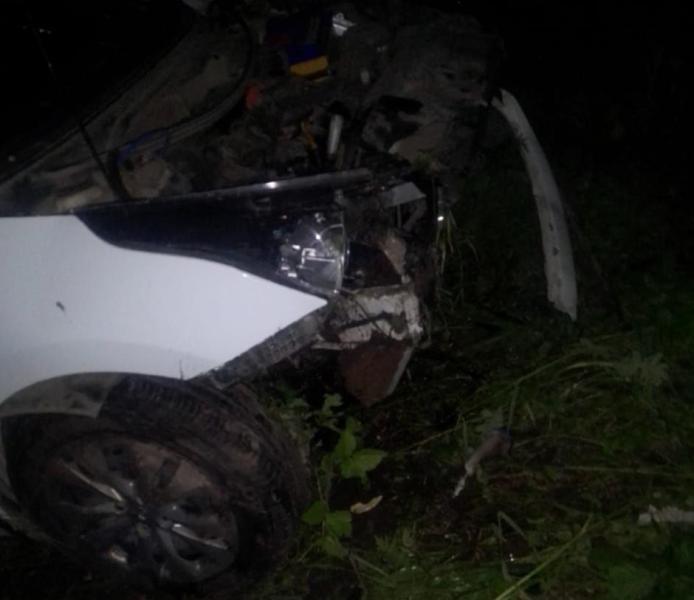 В Шенталинском районе 31 мая легковушка сорвалась с дороги в кювет