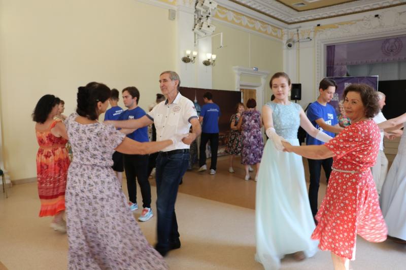 В Самаре прошел танцевальный вечер для старшего поколения