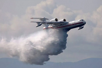 По просьбе Дмитрия Азарова в Тольятти вылетит самолет-амфибия Бе-200 для тушения крупного лесного пожара