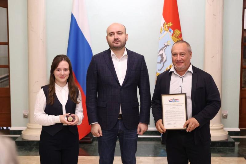 Вячеслав Федорищев вручил медали отличникам