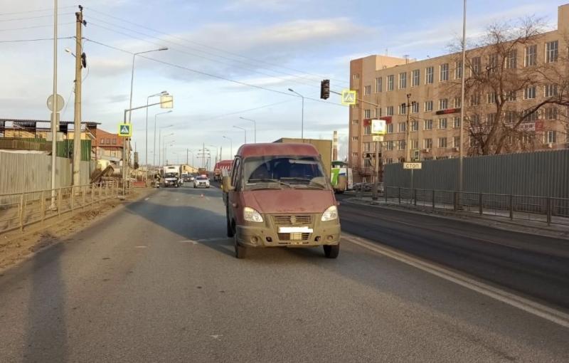 На Заводском шоссе в Самаре грузовик сбил 19-летнюю девушку