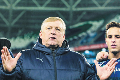 "Команда показывает прогресс": наставник "Крыльев Советов" - о результатах первой части чемпионата Премьер-лиги