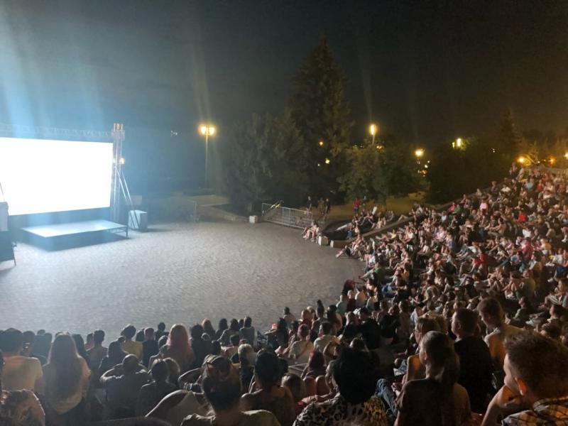 Стало известно расписание бесплатного кинотеатра на набережной в Самаре с 15 по 18 мая