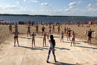 Четвертая неделя акции "Приходи на пляж, поиграем!" собрала более 1000 человек