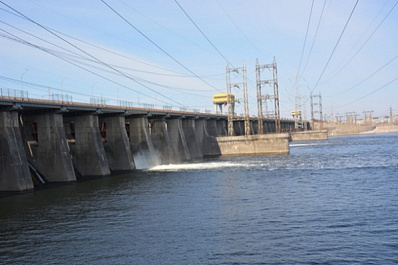 В Самарской области на Жигулевской ГЭС открыли водосливную плотину