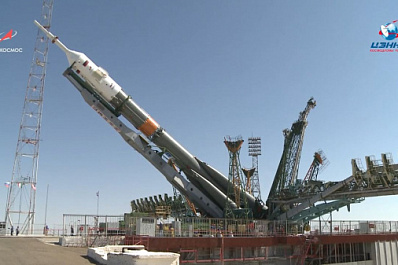 Ракета-носитель "Союз ФГ" с пилотируемым кораблем "Союз МС-13" установлена на стартовой площадке № 1 космодрома Байконур