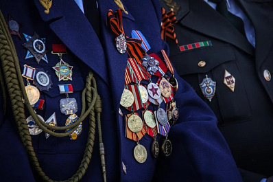 Самарские артисты исполнили военные песни для ветеранов и членов их семей