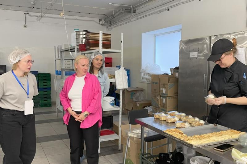 Участницы проекта "Мама-предприниматель" познакомились с успешными проектами самарских представительниц бизнеса