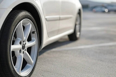 Поцарапал около двух десятков машин: автомобилисты пожаловались на серийного вандала