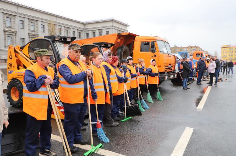 В новом сезоне для уборки самарских улиц задействуют 650 единиц спецтехники